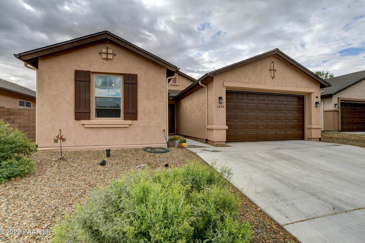 1479 Essex Way - Photo 1