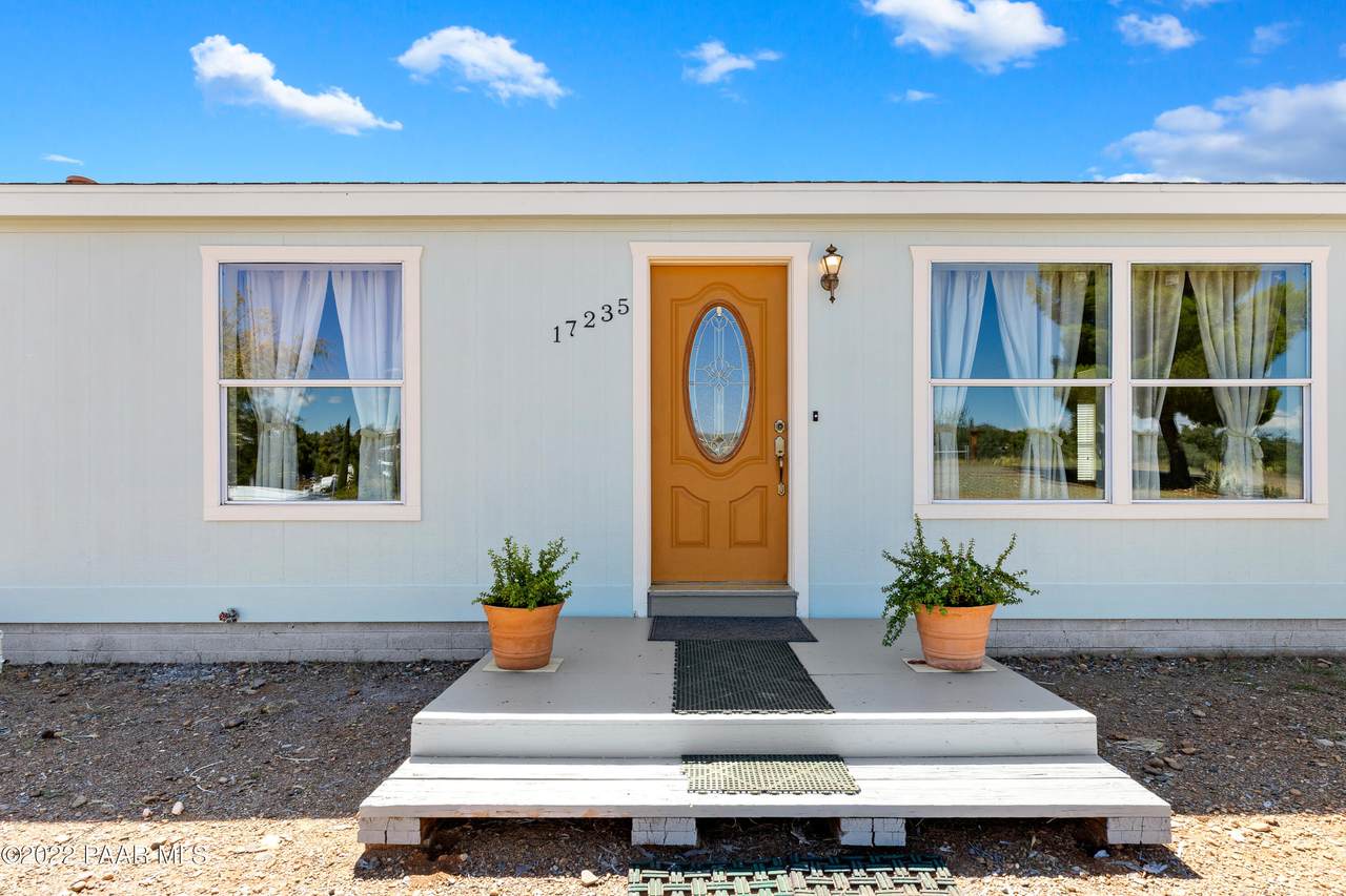 17235 Peach Tree Road - Photo 1
