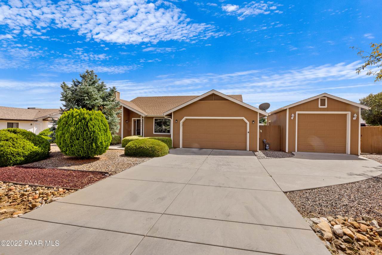 9521 Glencove Circle - Photo 1
