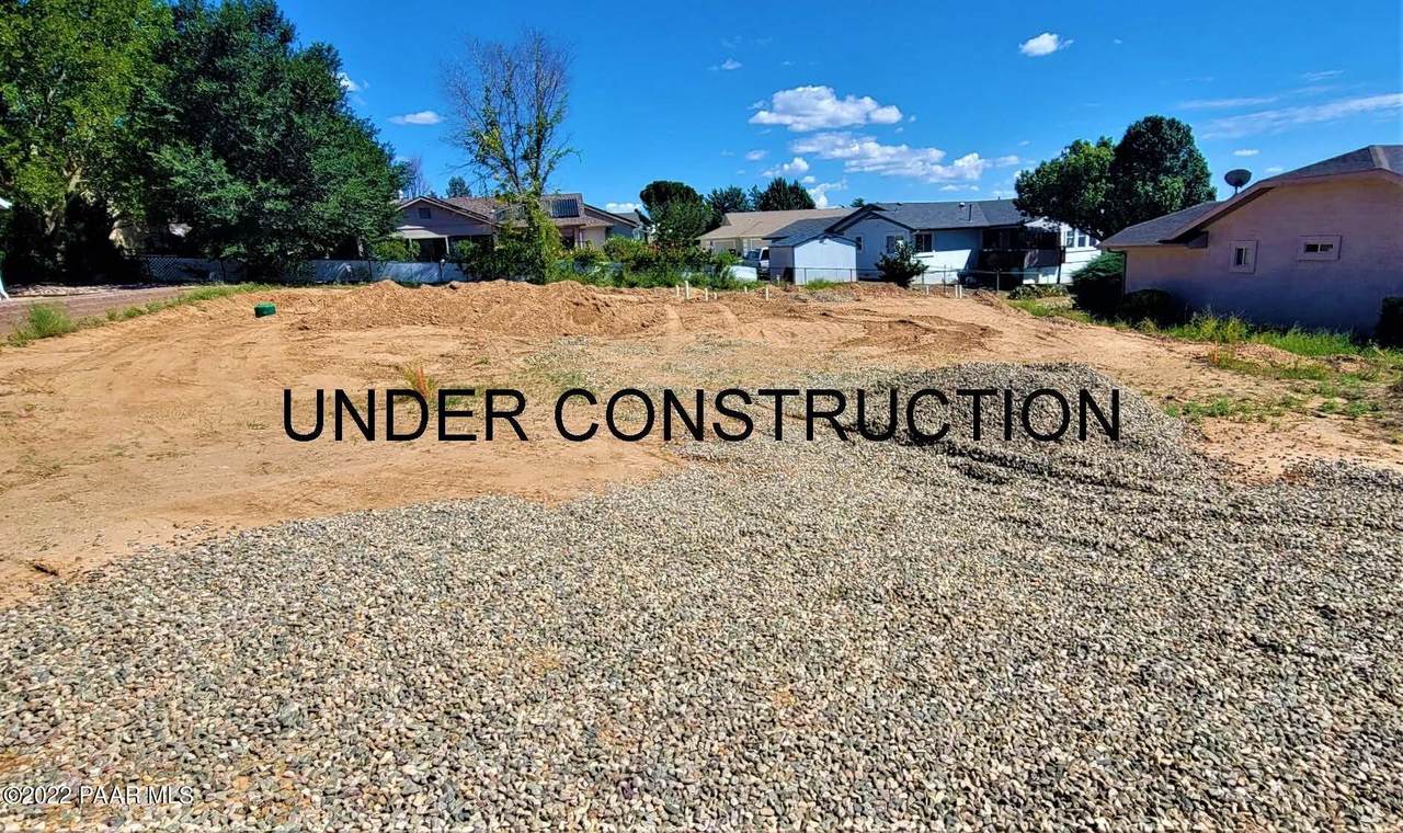1251 Barzona Avenue - Photo 1