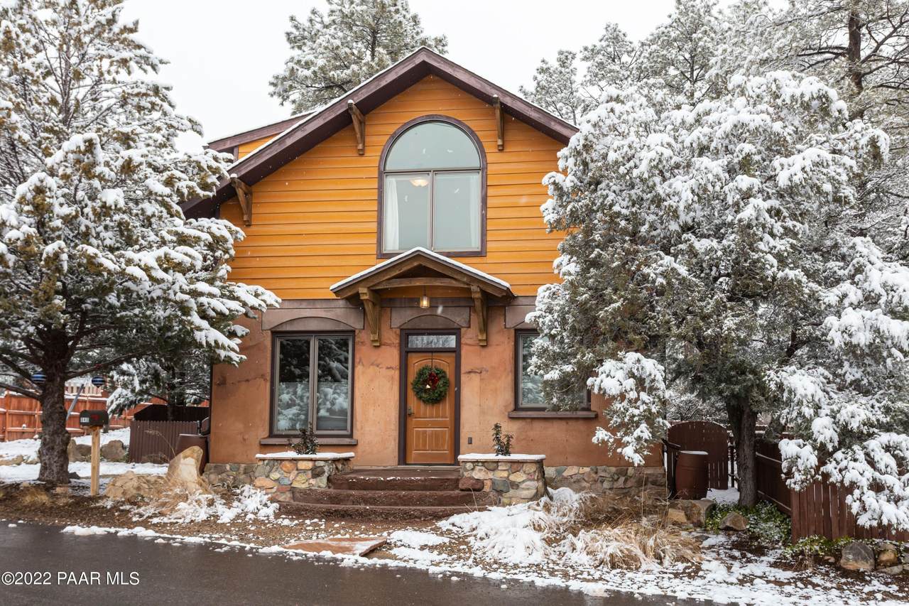 840 Bertrand Avenue - Photo 1