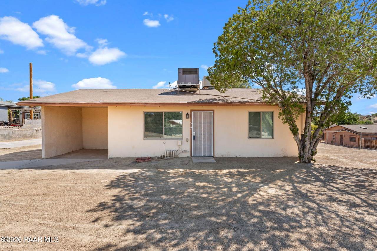512 Jackson Street - Photo 1