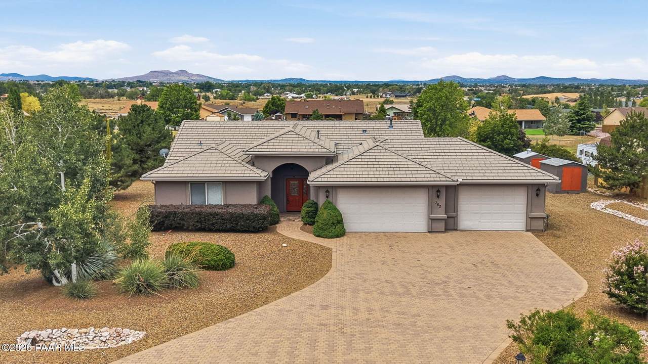 762 Willow Lane - Photo 1