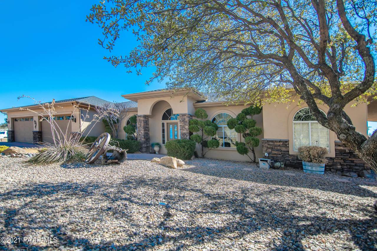 2045 Seven Oaks - Photo 1