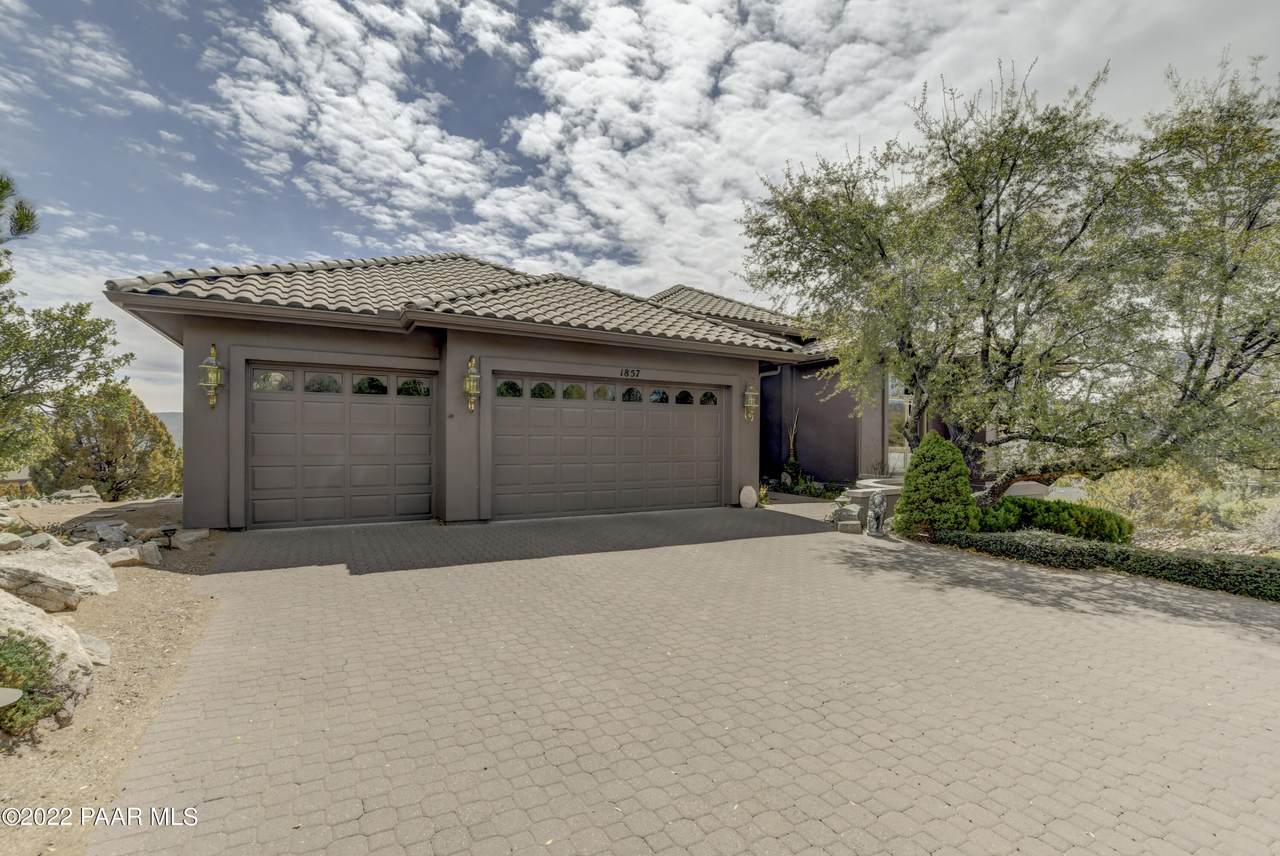 1857 Forest View - Photo 1