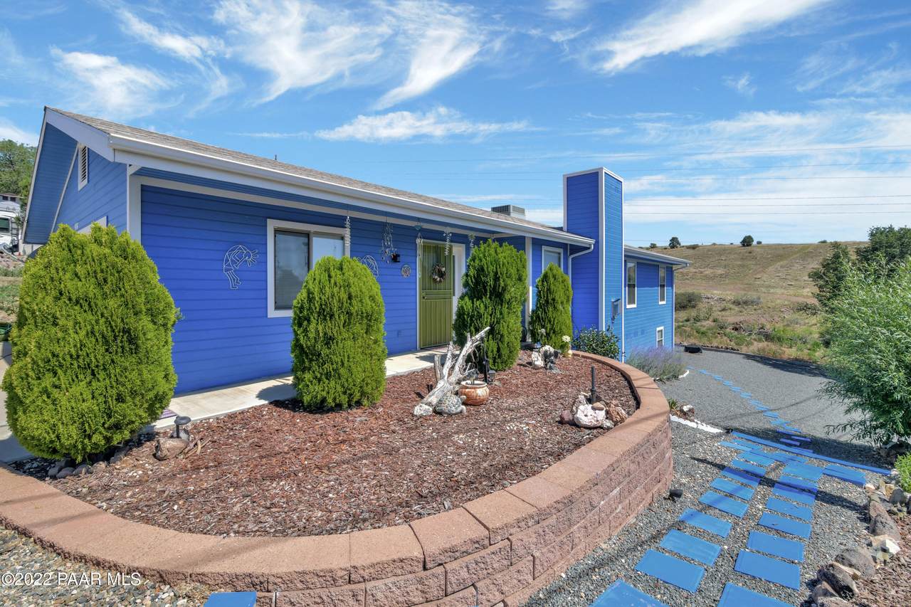 5498 Sapphire Drive - Photo 1