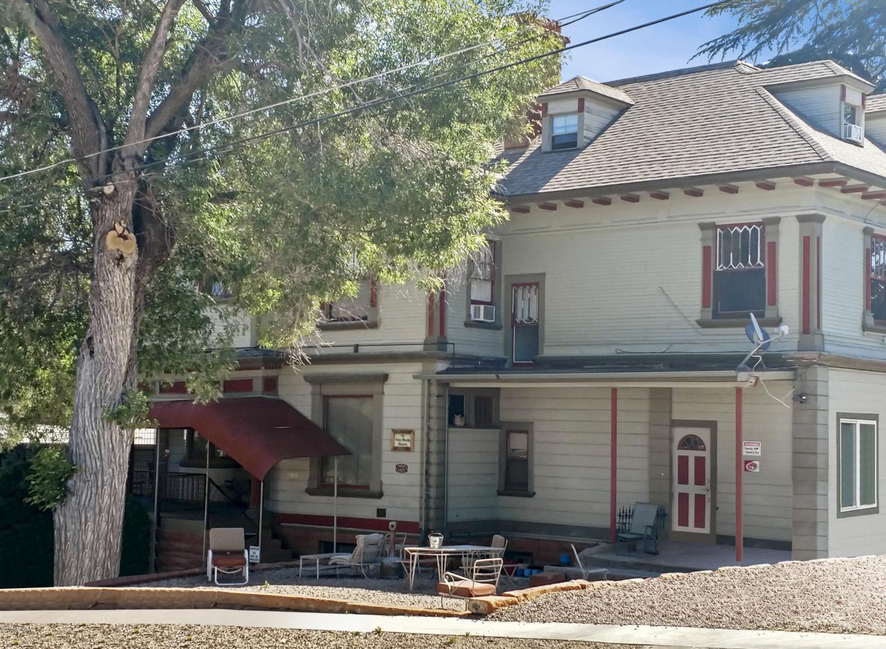 105 Alarcon Street - Photo 1