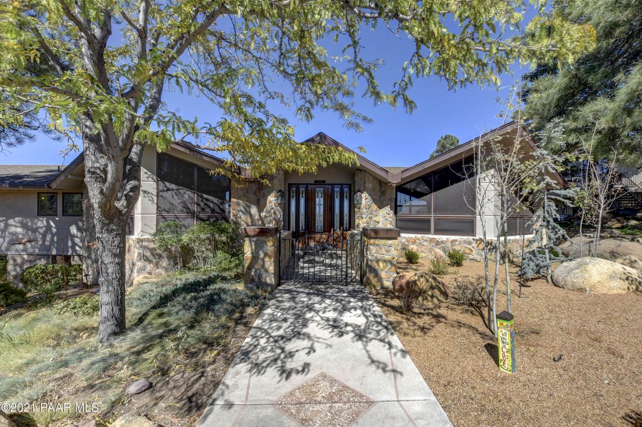 940 Country Club Drive - Photo 1
