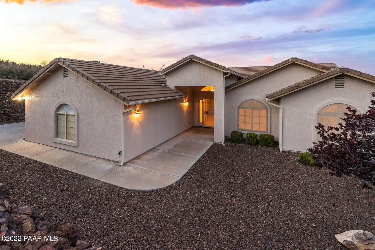 1060 Sunrise Boulevard - Photo 1