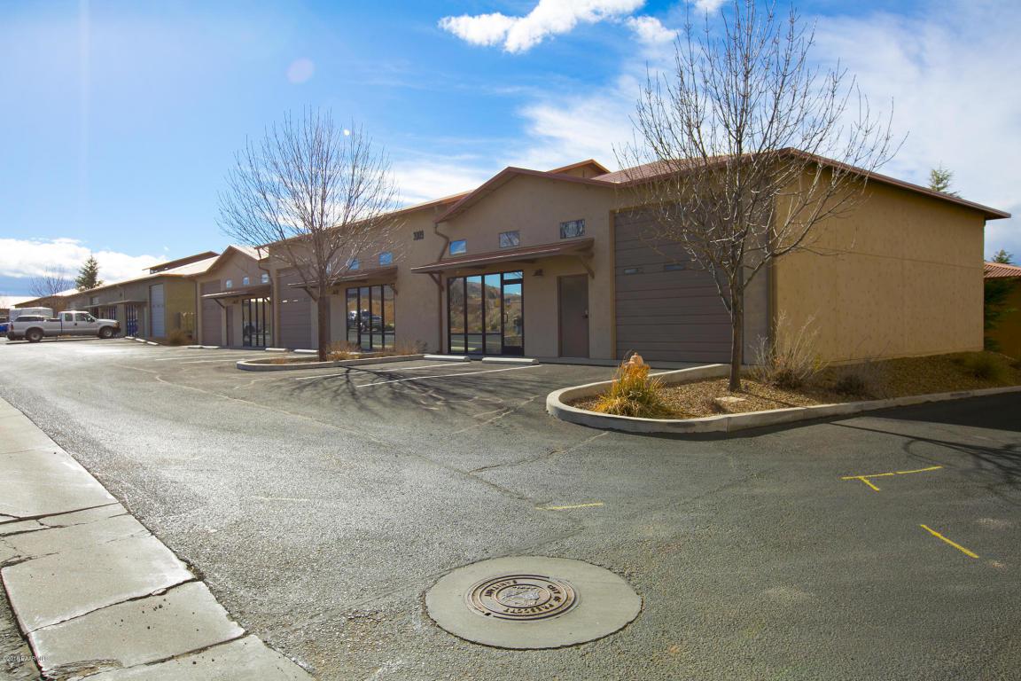 3007 Centerpointe East, B - Photo 1