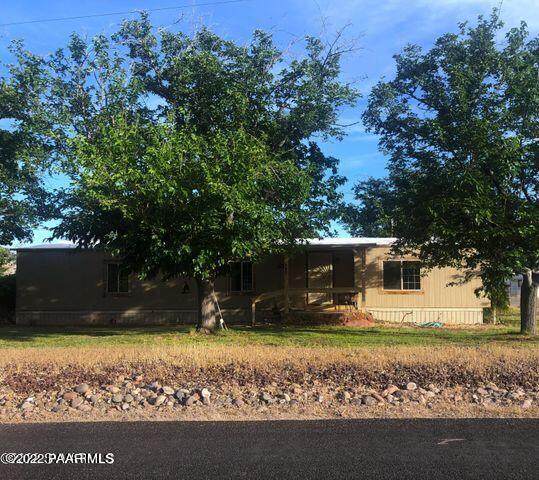 747 Apache Trail - Photo 1