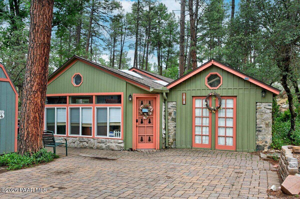 1019 Canyon Drive - Photo 1