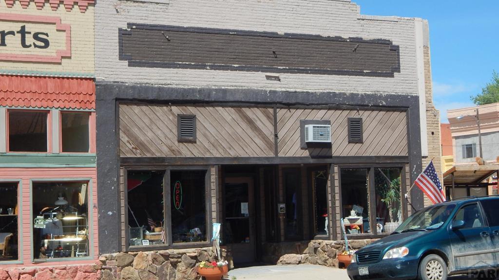 605 Main St - Photo 1