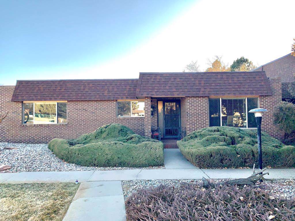 4 Villa Dr - Photo 1