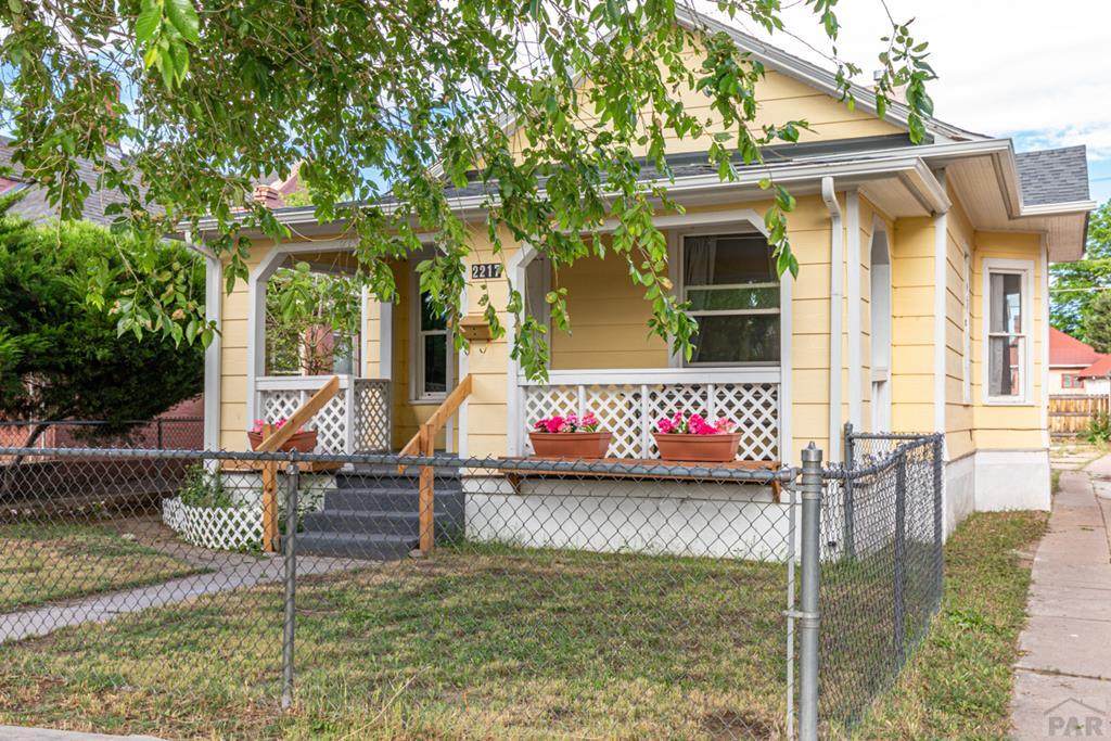 2217 Spruce St - Photo 1
