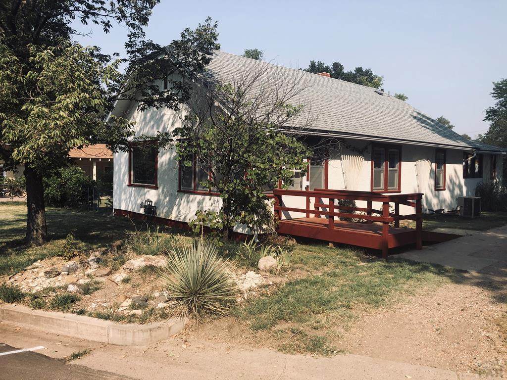 805 12th St - Photo 1