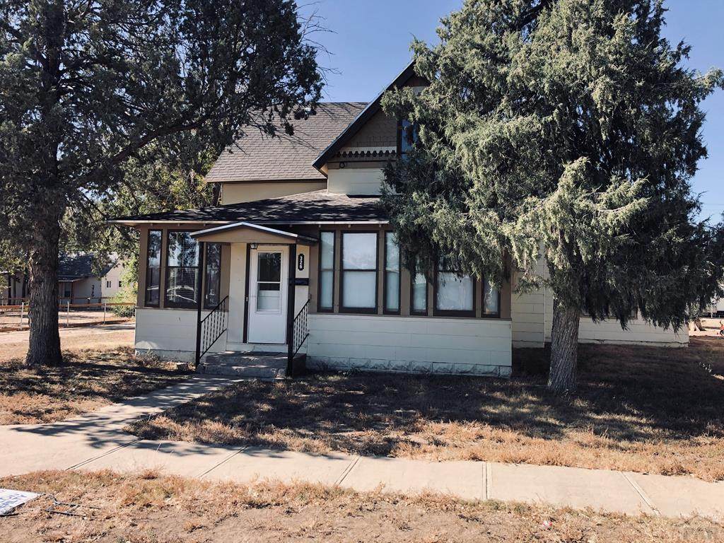326 Colorado Ave - Photo 1