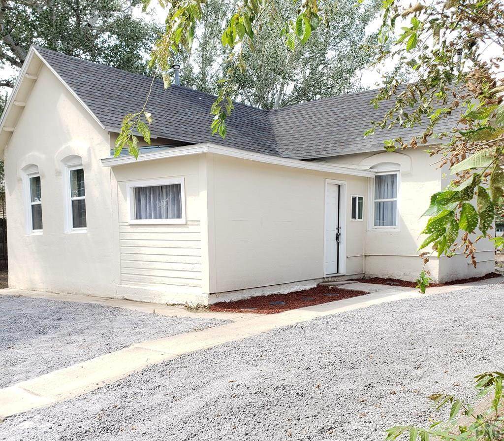 917 Damson St - Photo 1