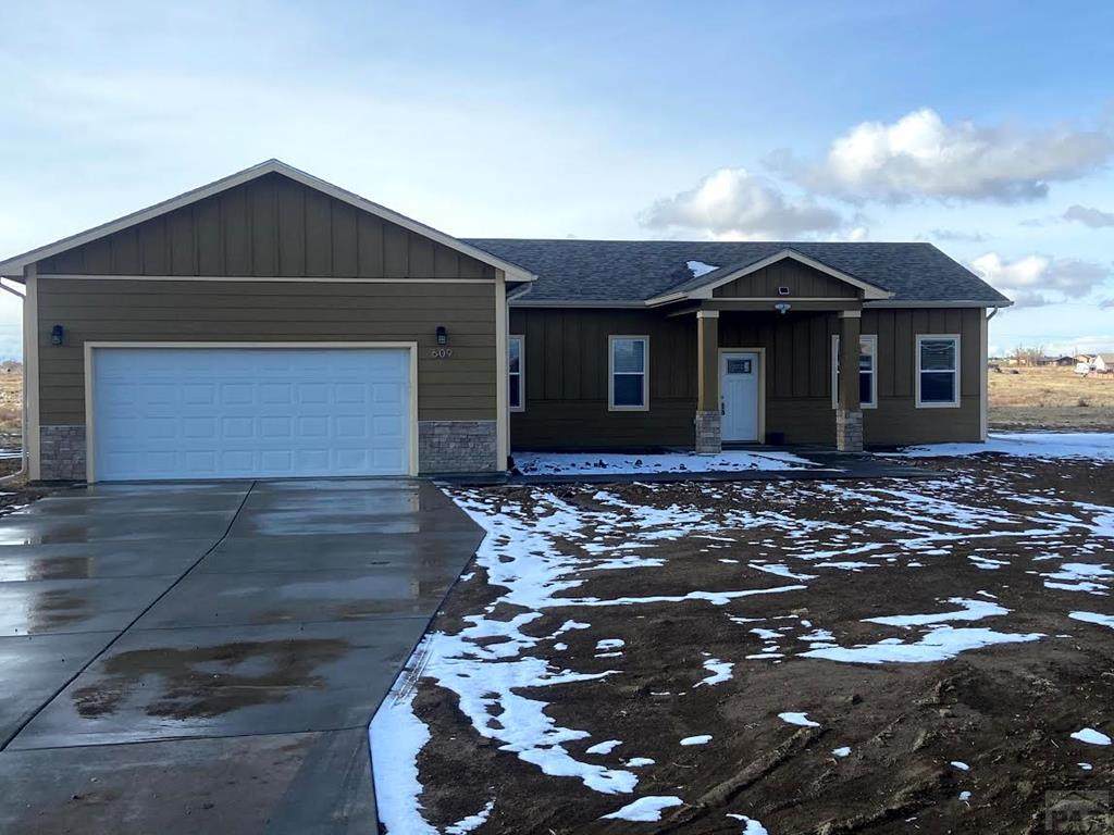 609 Winona Dr - Photo 1