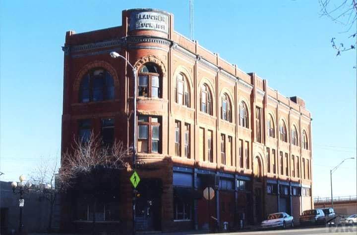 330 Union Ave - Photo 1