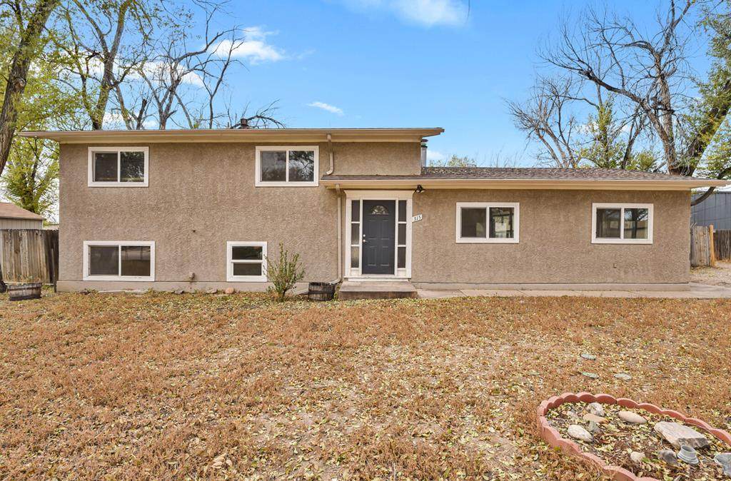 315 Race St - Photo 1
