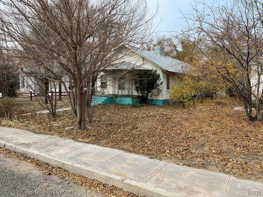 506 8th St - Photo 1