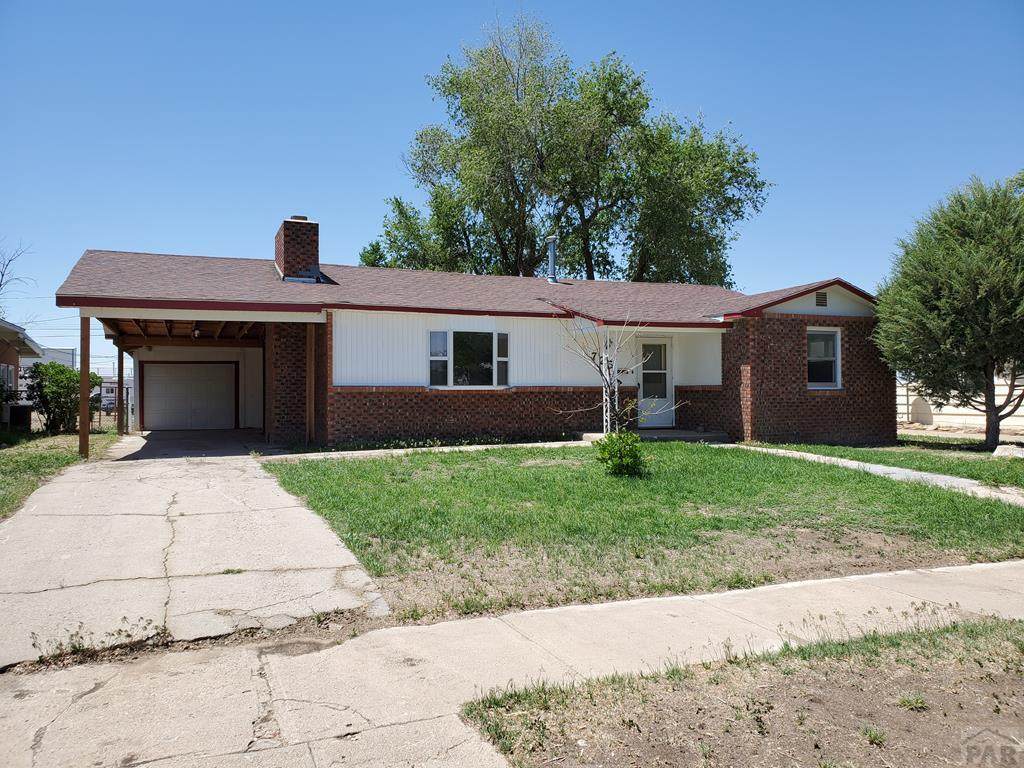 725 Poplar Ave - Photo 1