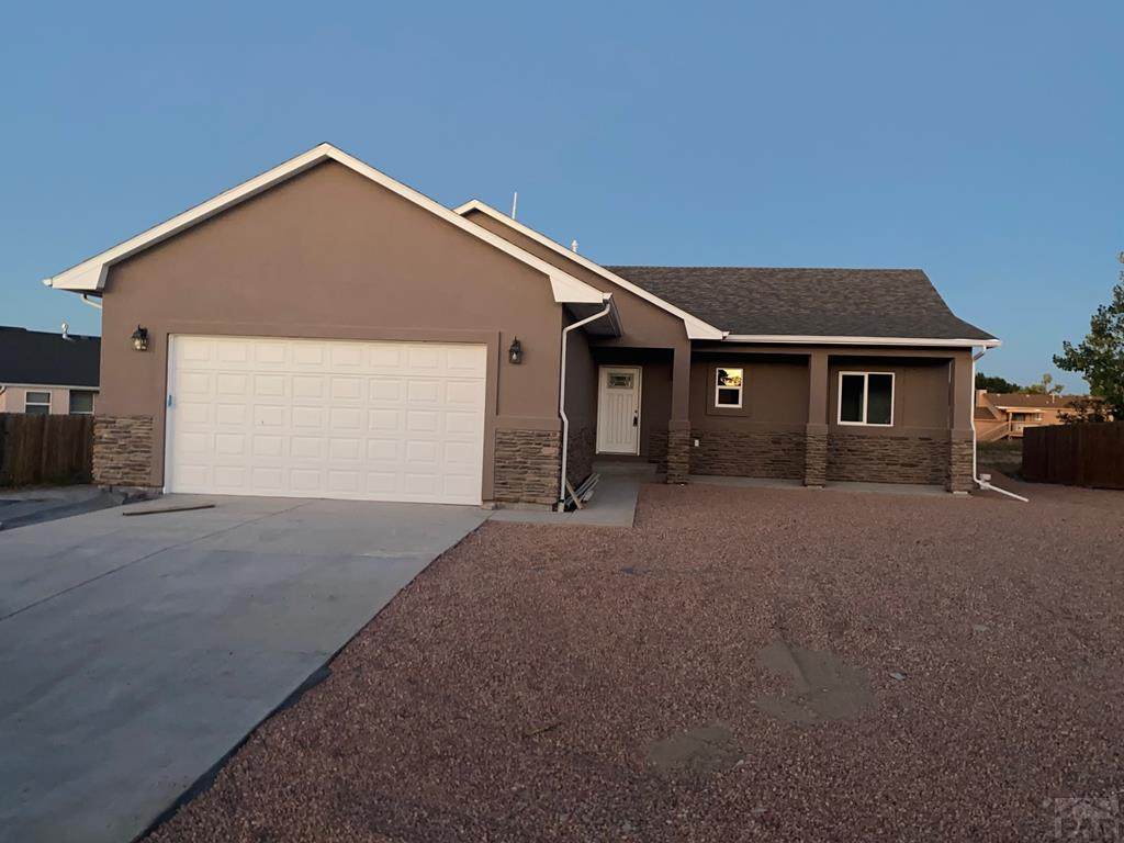 646 Bond Dr. E - Photo 1