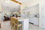 325 Marks St - Photo 9