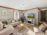 138 Maple Ave - Photo 3