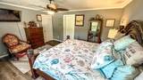 511 NE Ave H - Photo 29