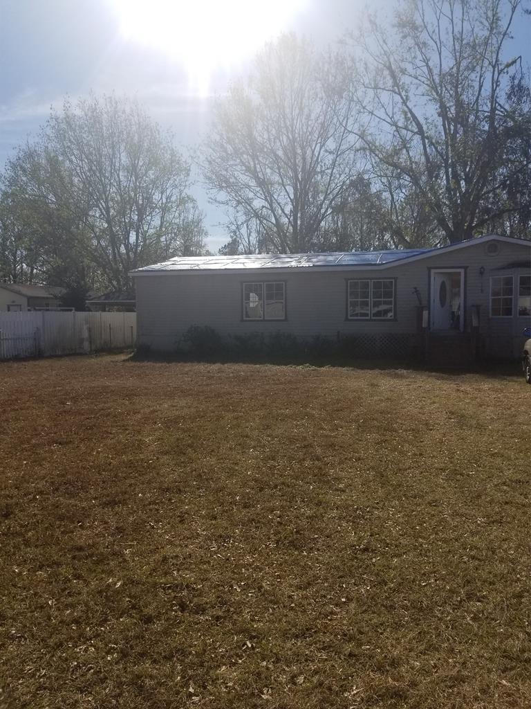 128 Colleen St - Photo 1