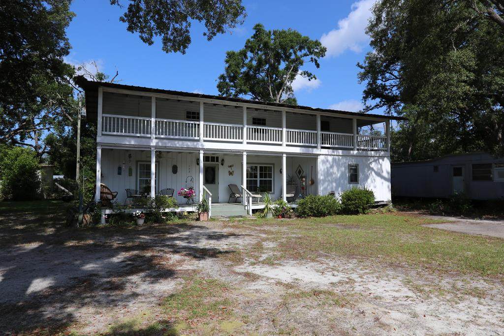 173 N Deer Ave - Photo 1
