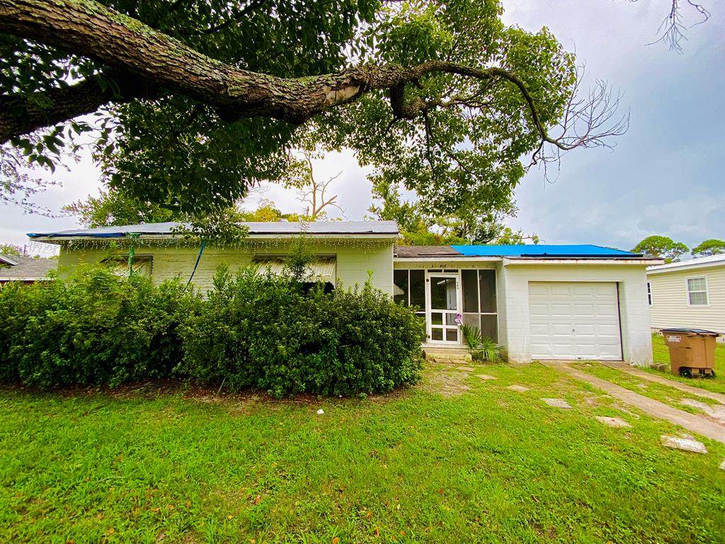 808 Garrison Ave - Photo 1