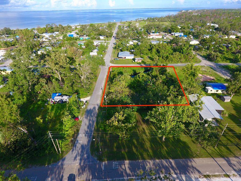 589 Redfish St - Photo 1