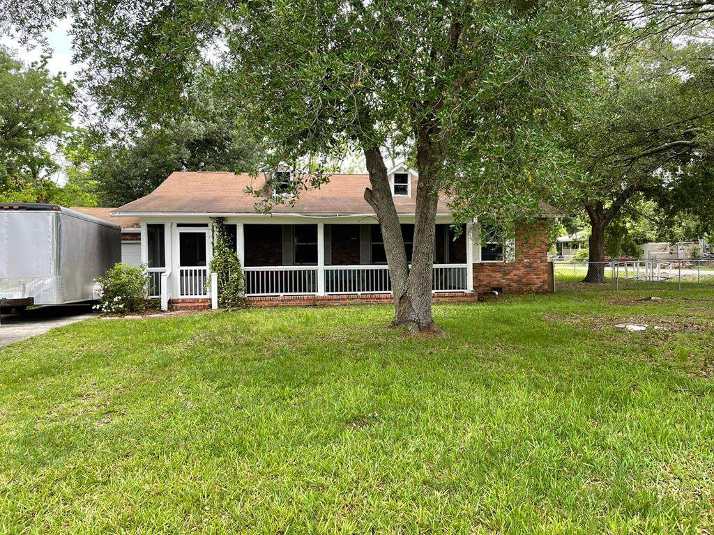 807 Garrison Ave - Photo 1