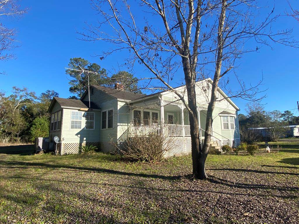 1051 Pinewood St - Photo 1