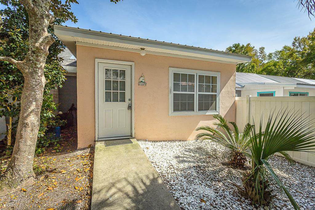 21-3 Collins Ave - Photo 1