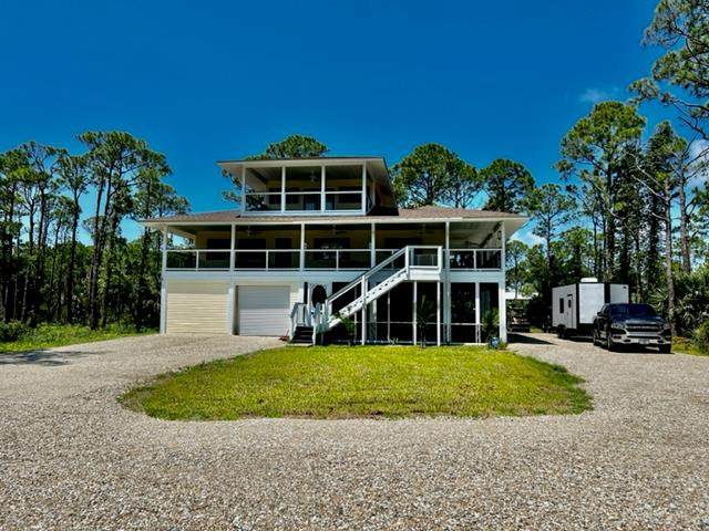 328 Bruce St - Photo 1