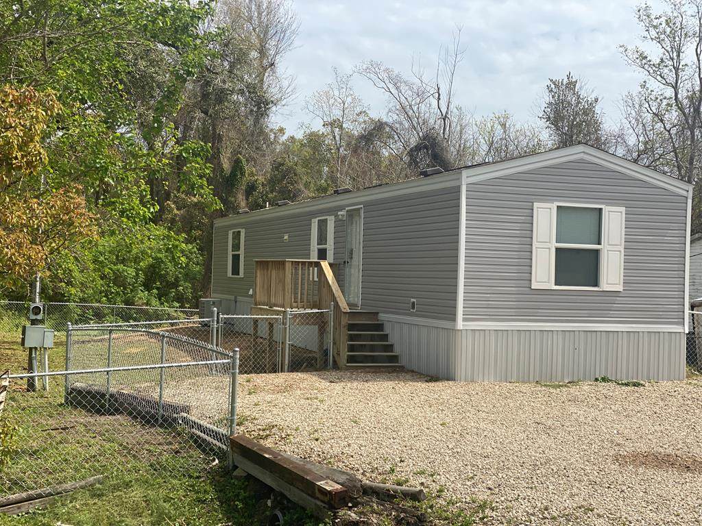 269 24TH ST - Photo 1