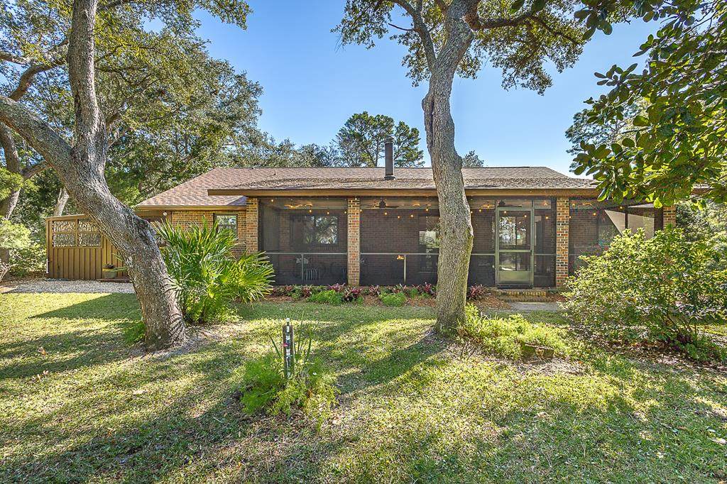211 N Bay Shore Dr - Photo 1