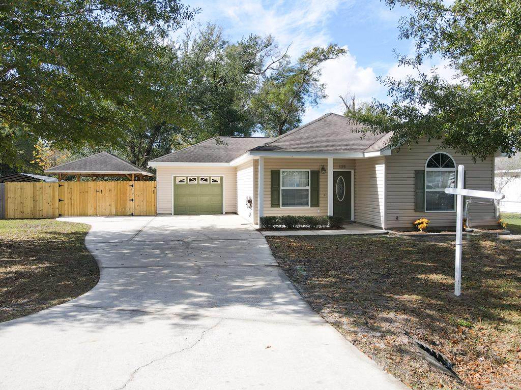 125 Mary Dr - Photo 1