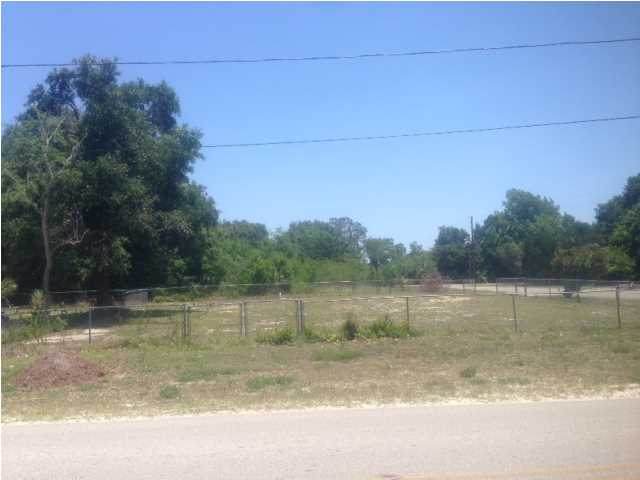 1112 Ave B - Photo 1