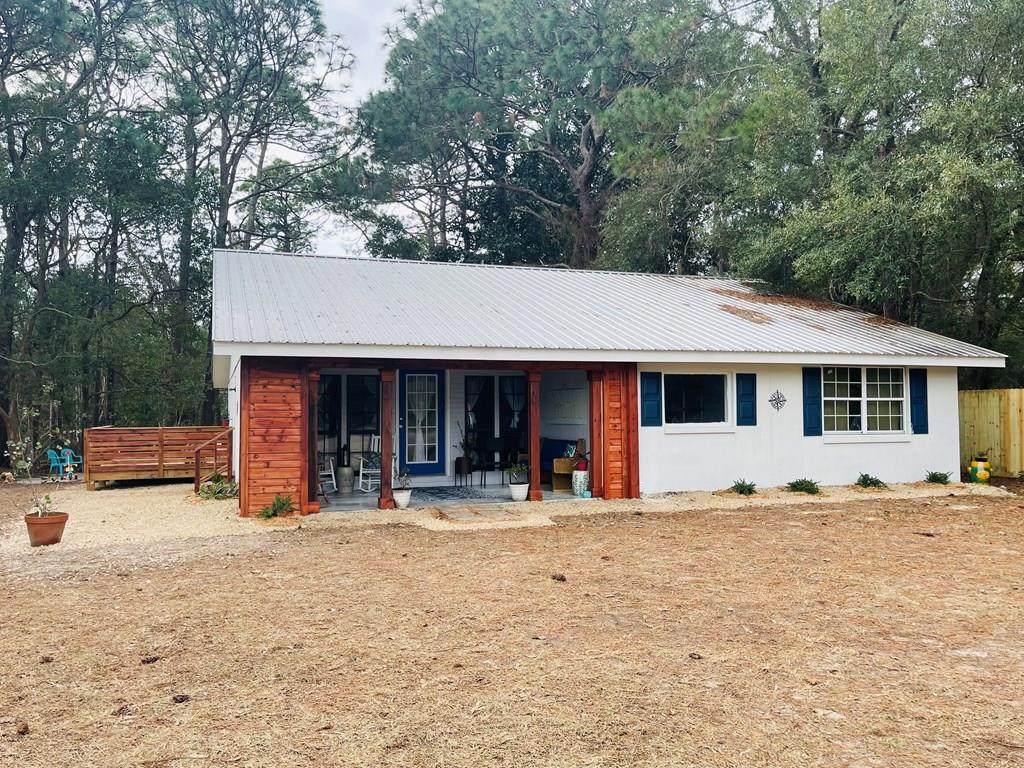 211 Nw Ave K - Photo 1