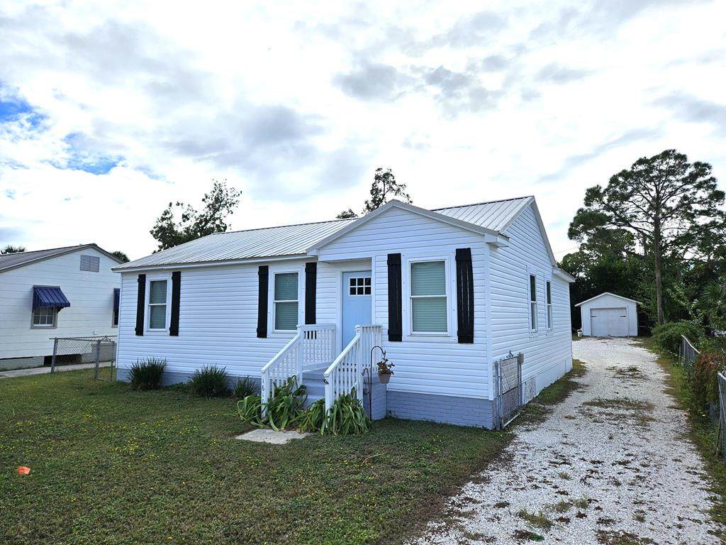 1610 Long Ave - Photo 1