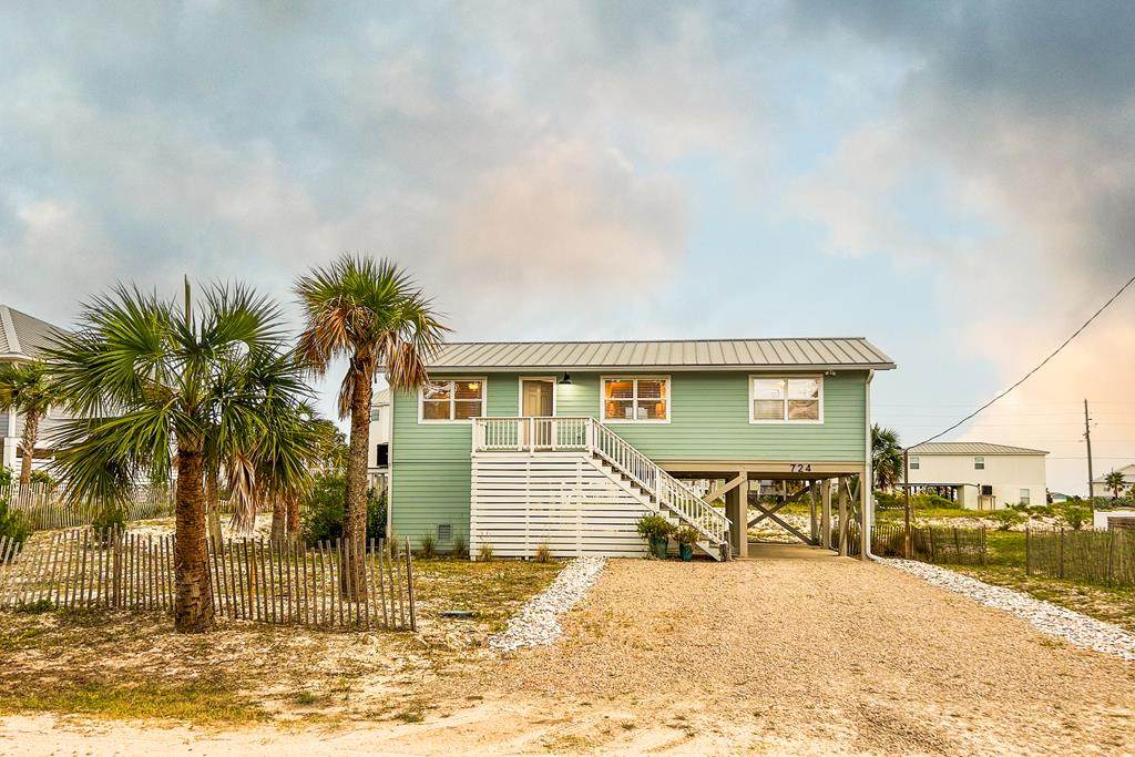 724 E Pine Ave - Photo 1