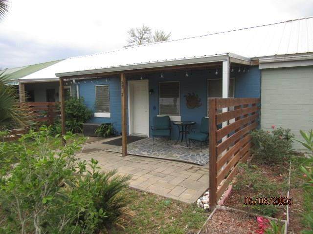 33 Holland Ave - Photo 1