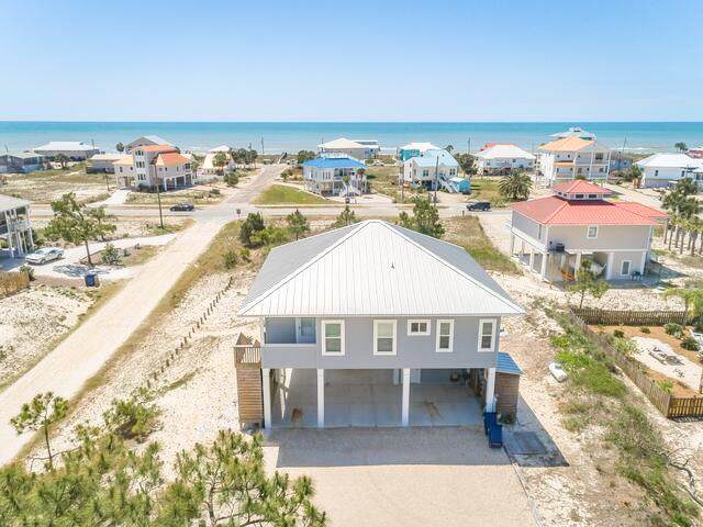 780 E Pine Ave - Photo 1