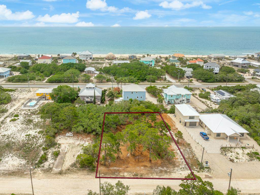 1056 W Pine Ave - Photo 1