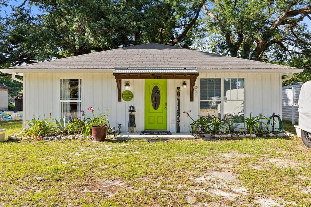 621 Maddox St - Photo 1